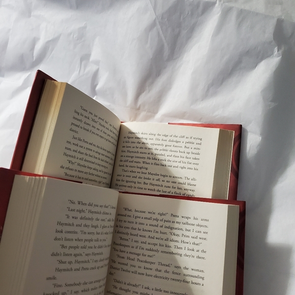 : 2 catching fire hunger games books by Suzanne Collins hard cover book club - Picture 5 of 9